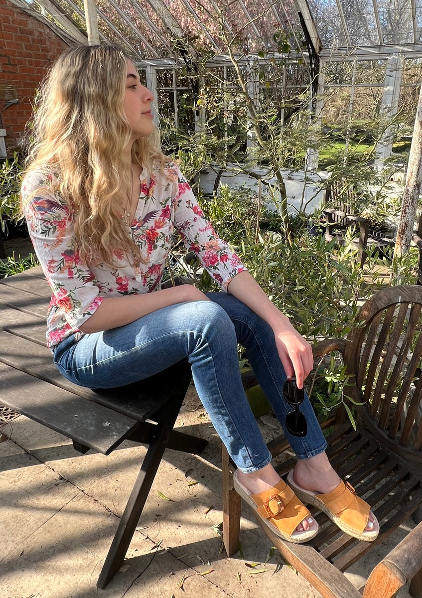 Palma Buckled Slides / Apricot