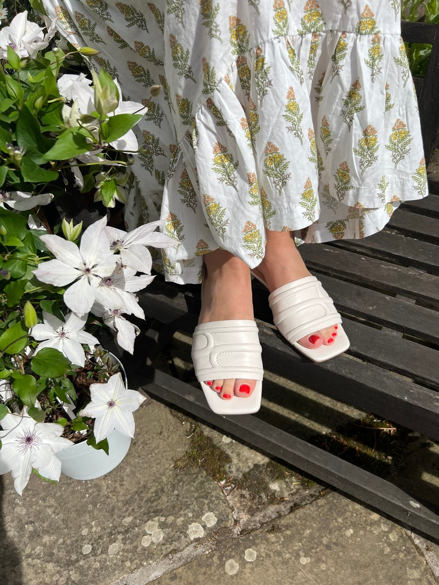 Jackie O Slides