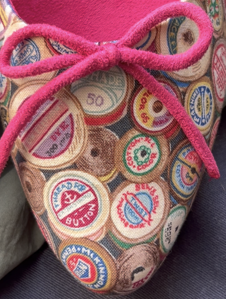 Vintage Bobbin Pattern Pumps