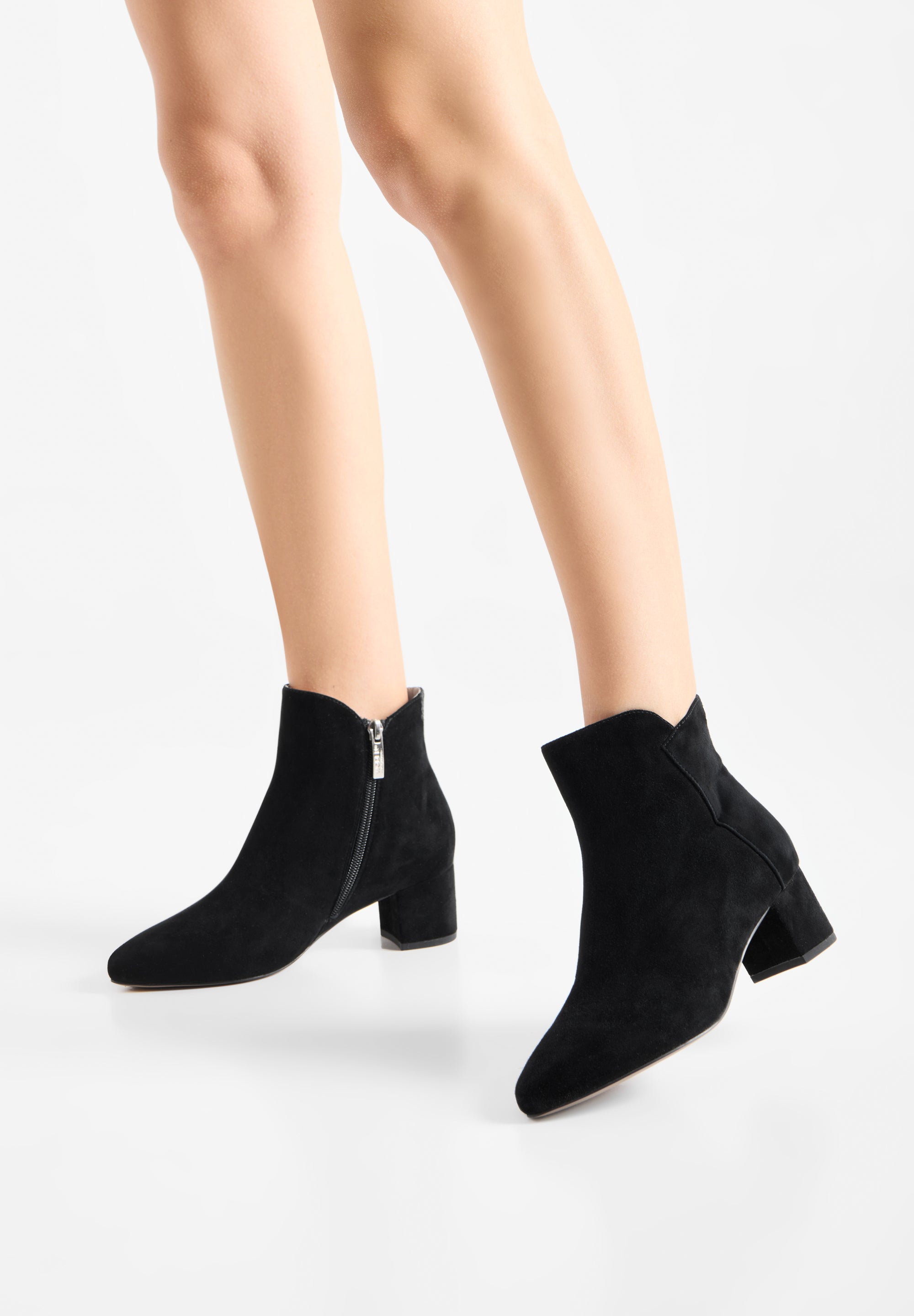 The Best Ankle Boots / Black