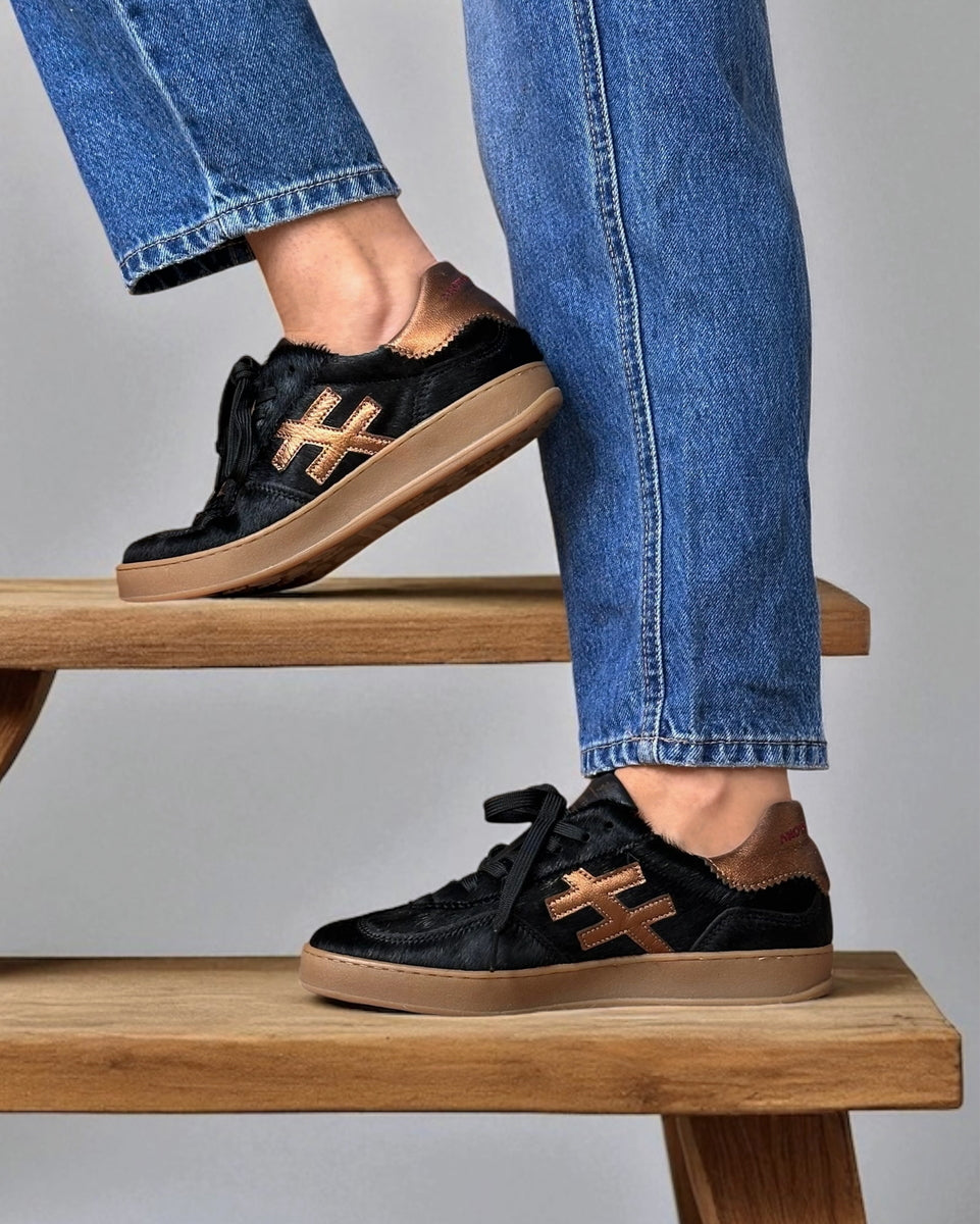 College Sneakers - Black Pony