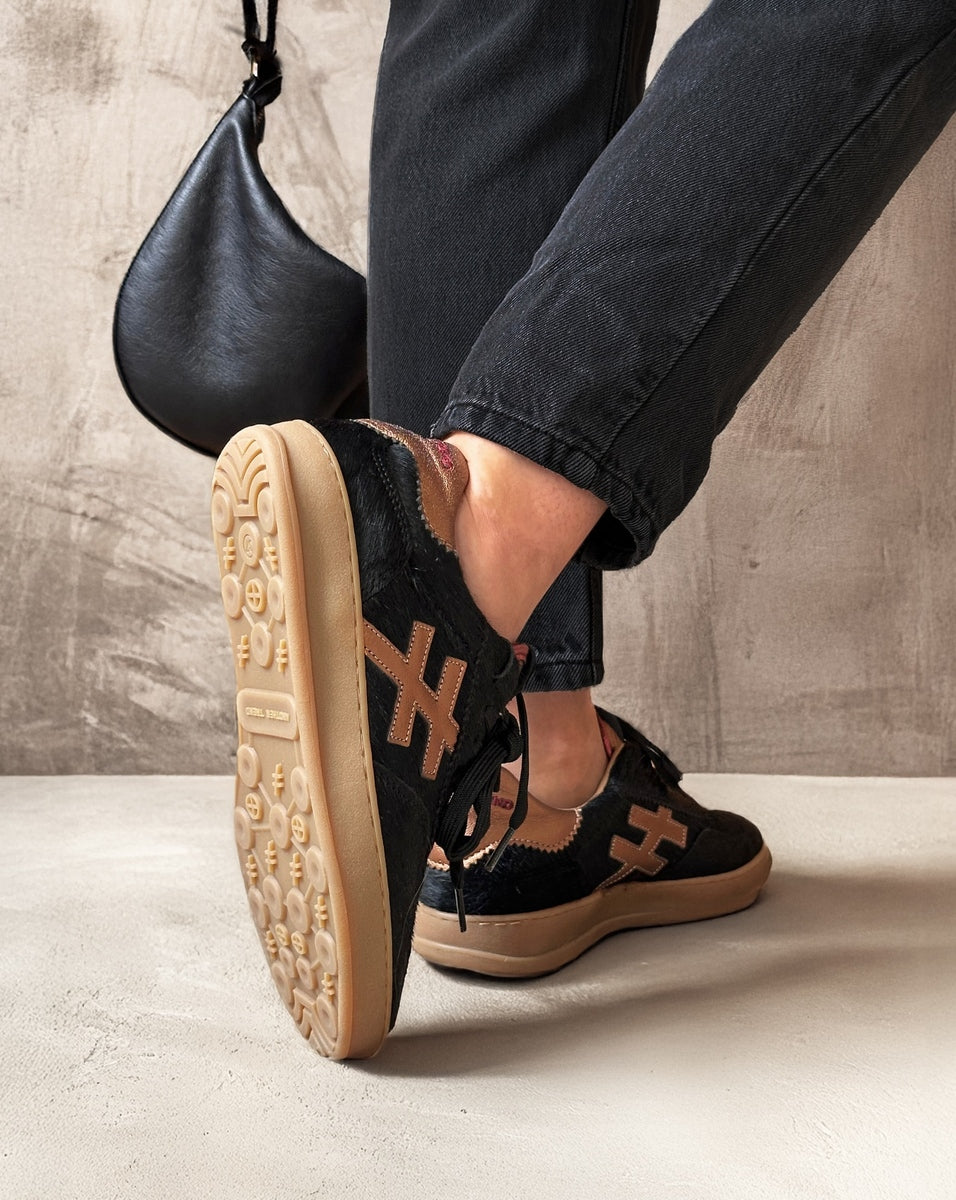 College Sneakers - Black Pony