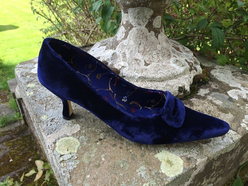 Versailles Navy Velvet Courts