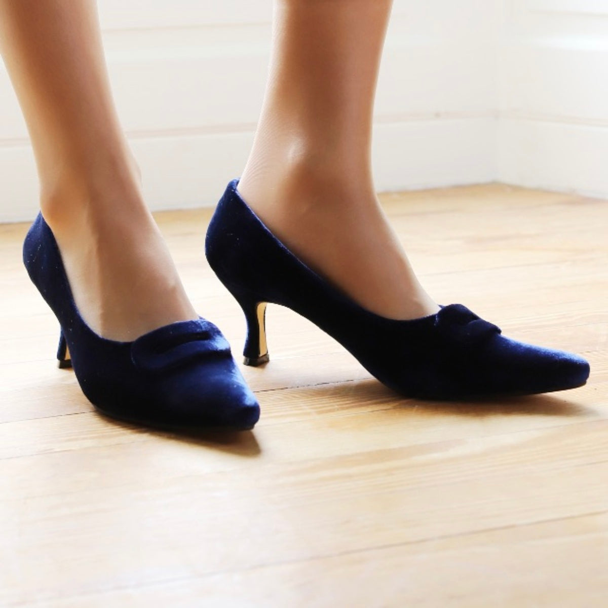 Versailles Navy Velvet Courts