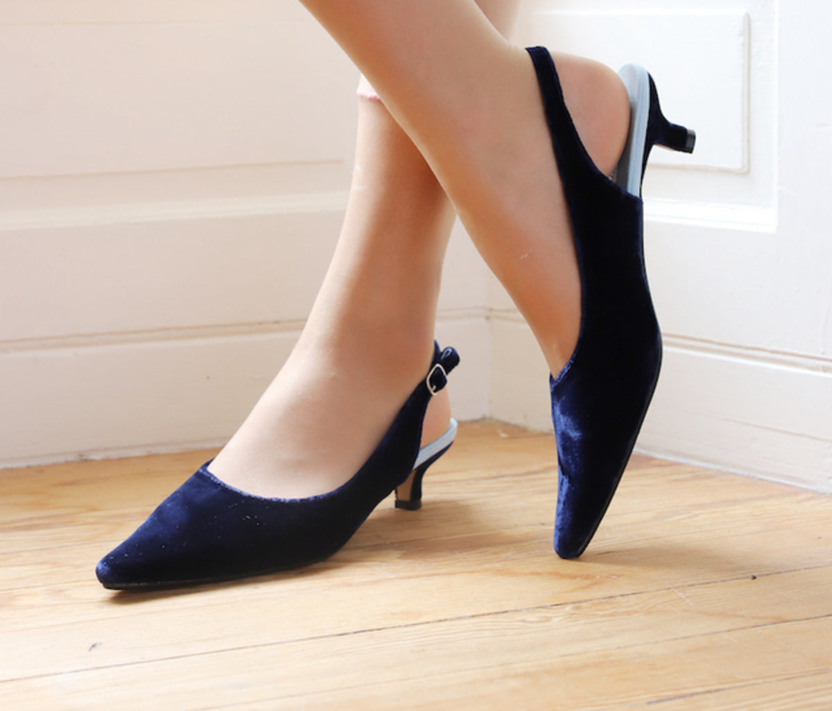 Venetia Kitten Heels / Navy