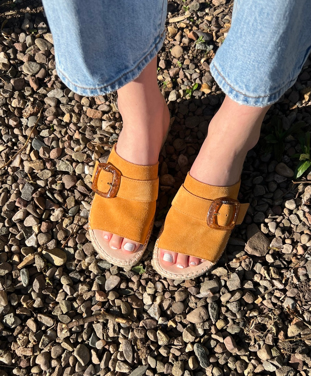 Palma Buckled Slides / Apricot