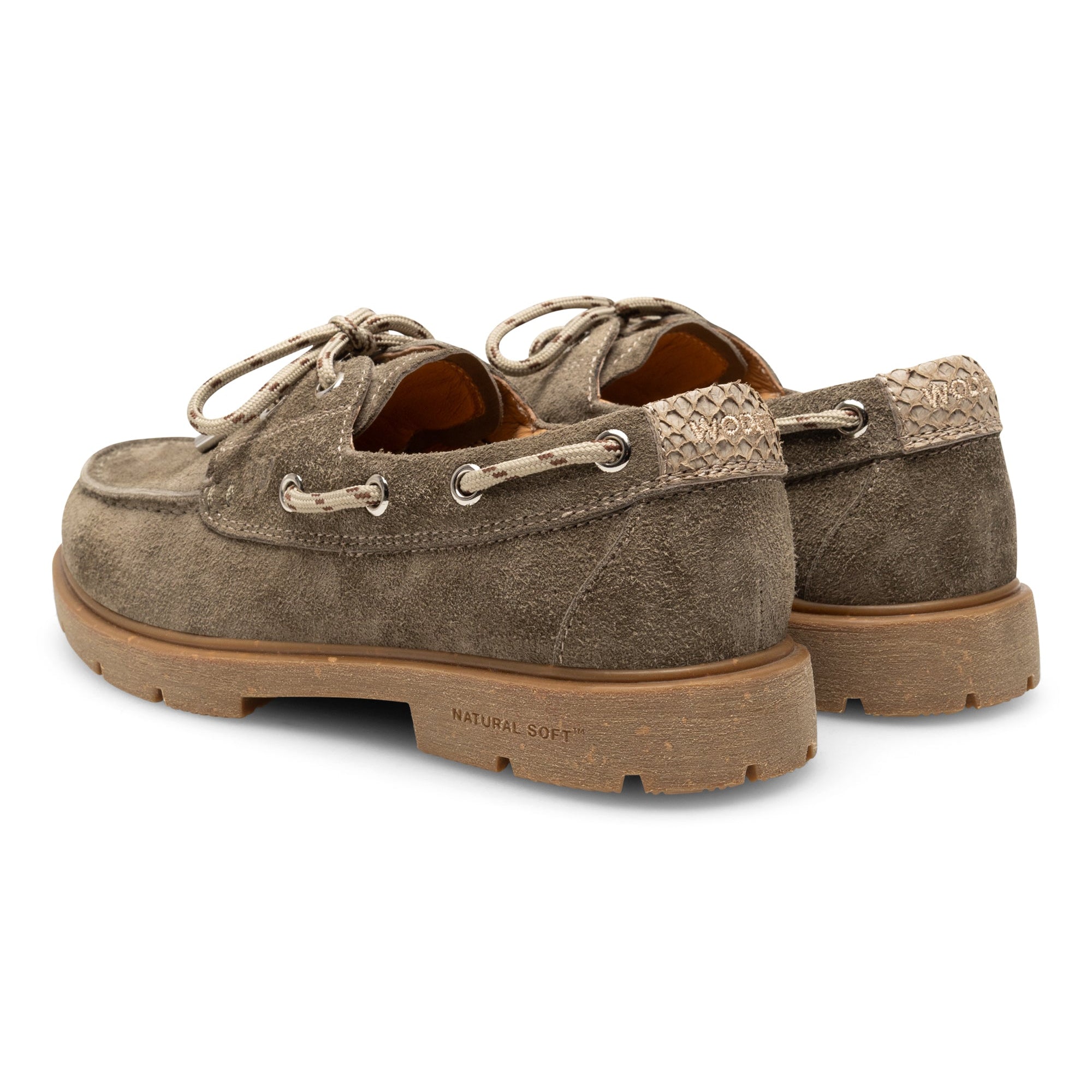 Women's boat shoes in taupe suede