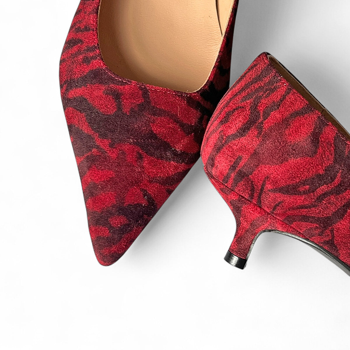 Tiger Kitten Courts / cherry