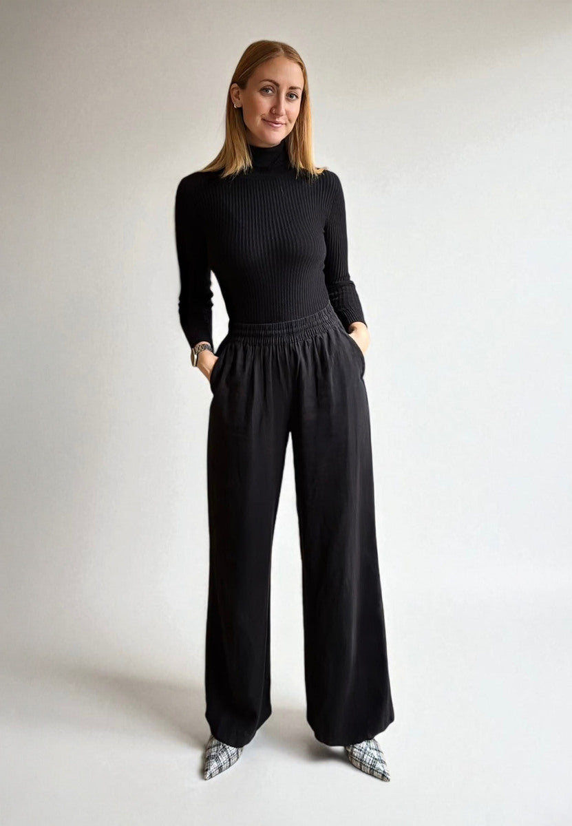 The Twiggy Tweed Pixie