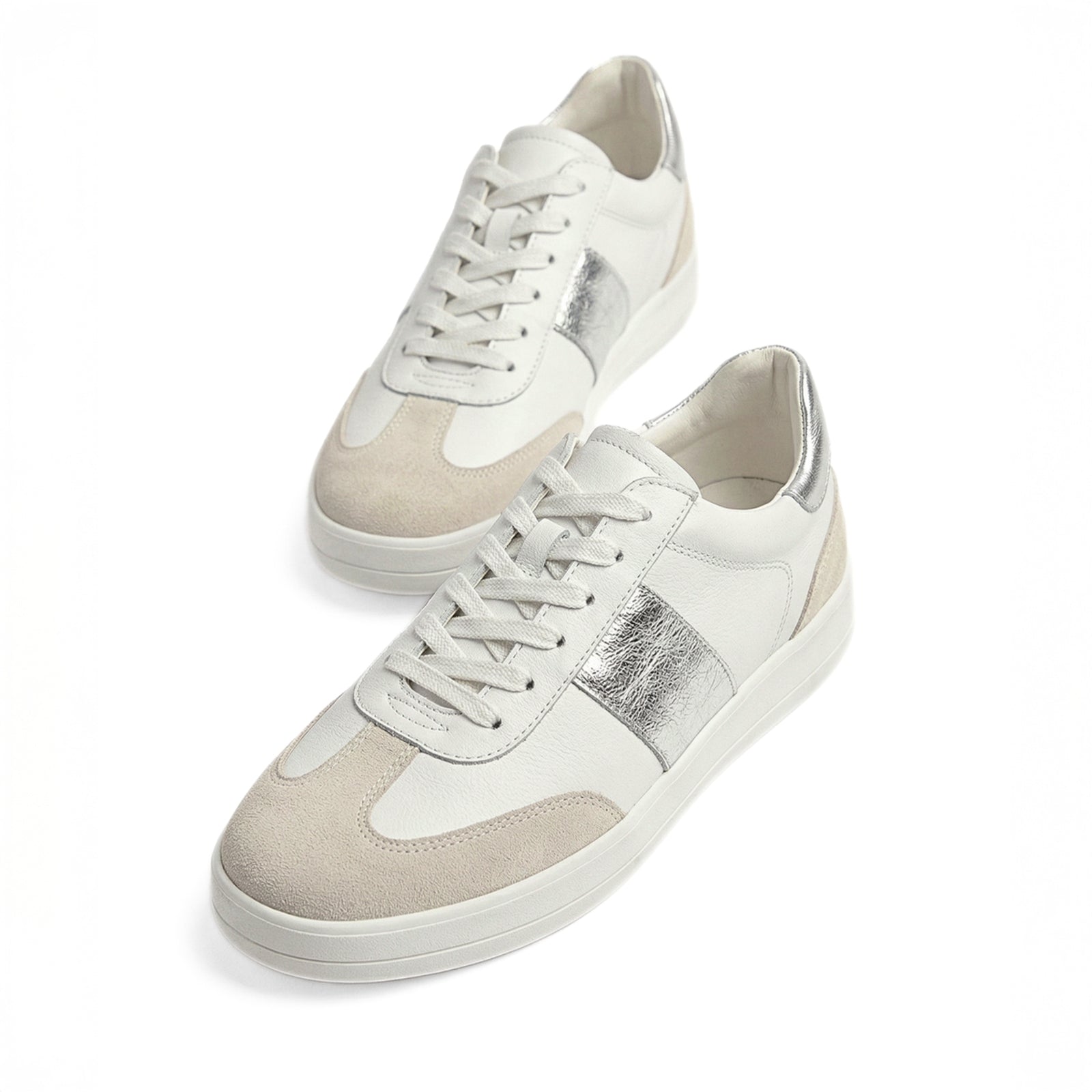College Sneakers / White & Silver