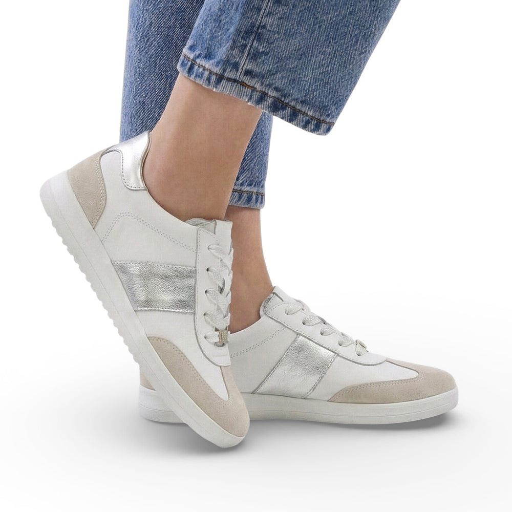 College Sneakers / White & Silver