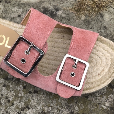 Buckle Slides are Back!