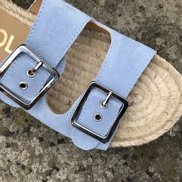 Buckle Slides are Back!