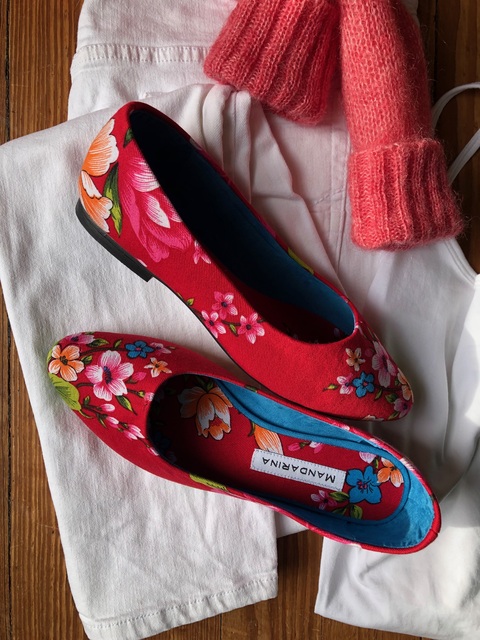 red flower pattern summer shoes Thumbnail