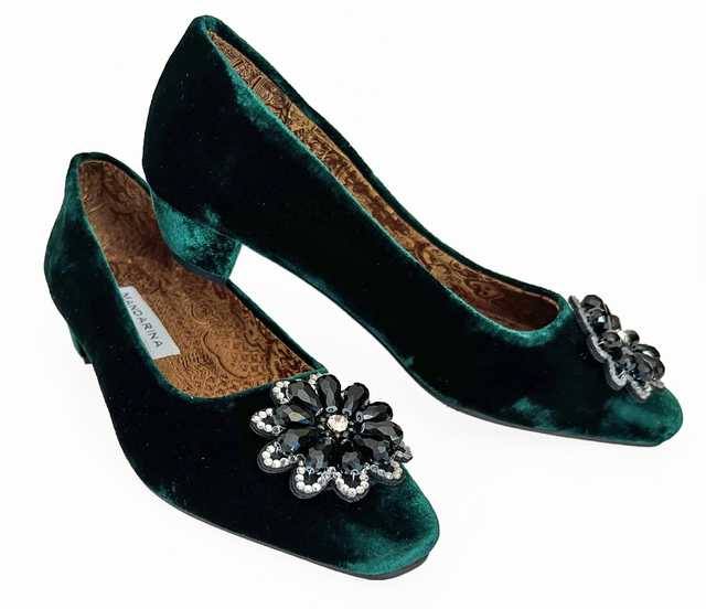 Green velvet court shoes 2025
