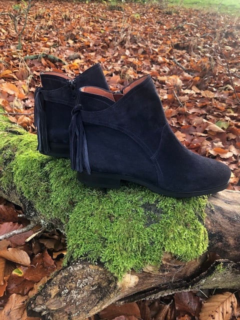 Trinny Tassel Boots Navy Euro 42 Mandarina Shoes