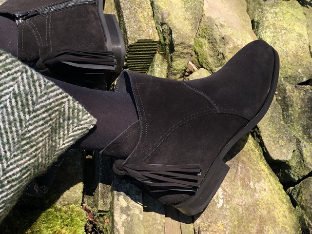 Black suede ankle boots Thumbnail