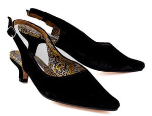 Venetia Kitten Heels / Black