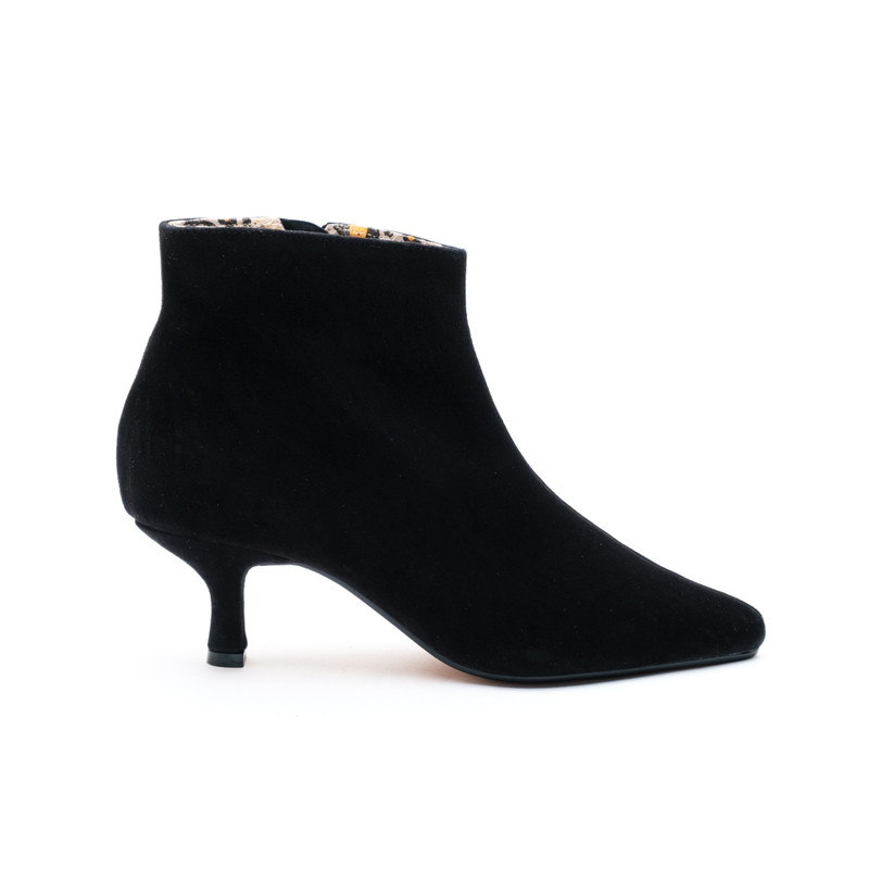 Petra Pixie Boots / Black Suede Size UK4 / Euro 37